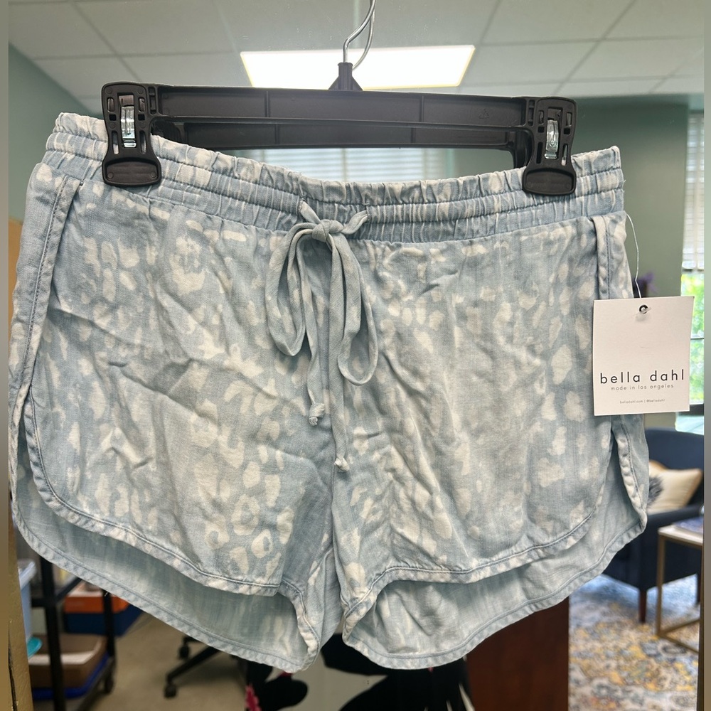 Bella Dahl Soft Blue Patterned Athletic Shorts